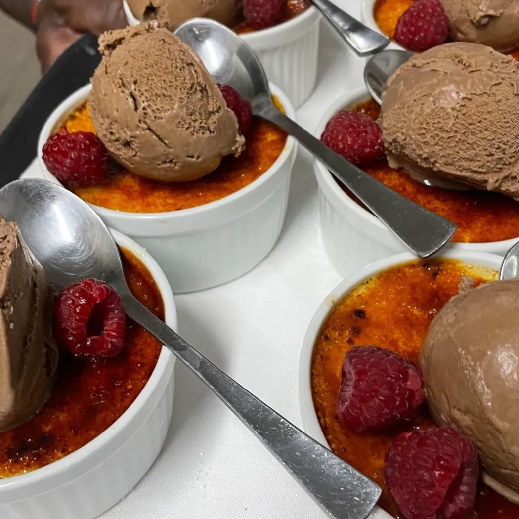 Image alt description