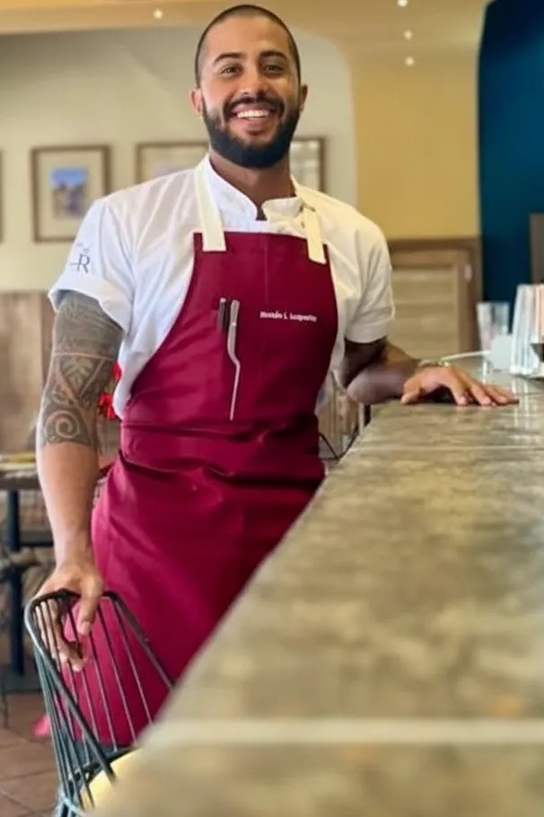 Image alt description