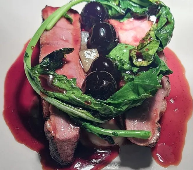 Image alt description