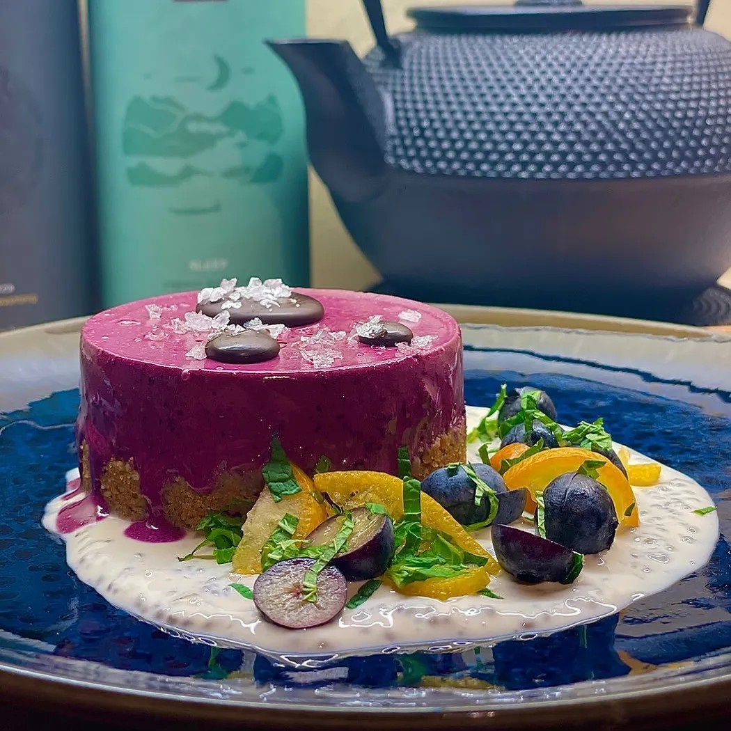 Image alt description