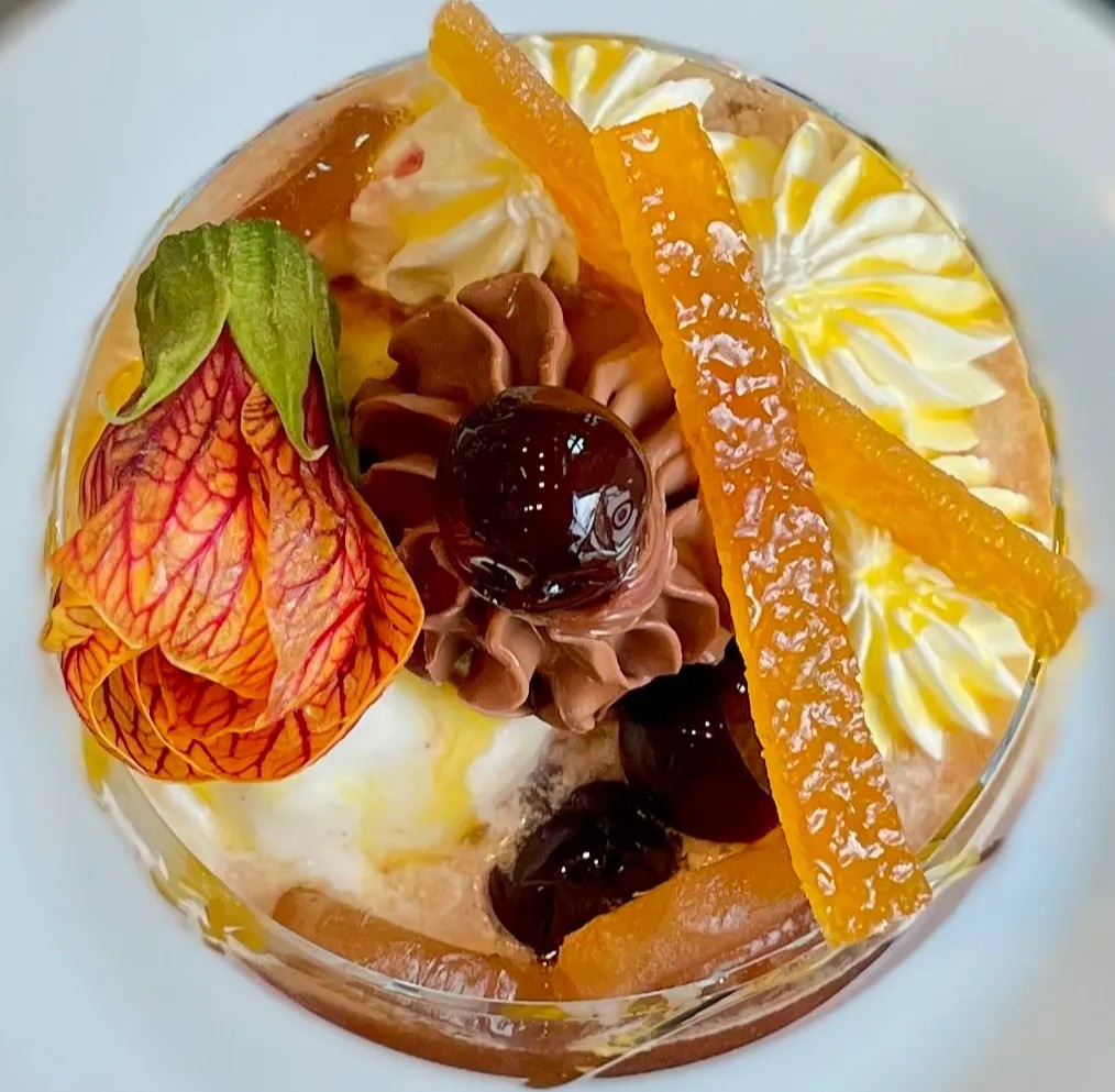 Image alt description