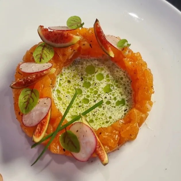 Image alt description