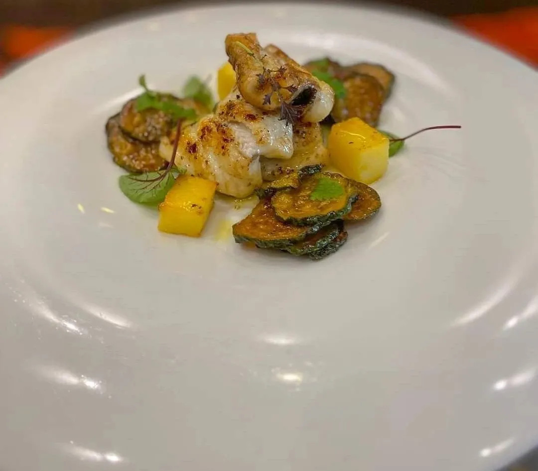 Image alt description