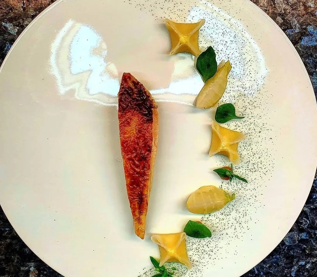 Image alt description