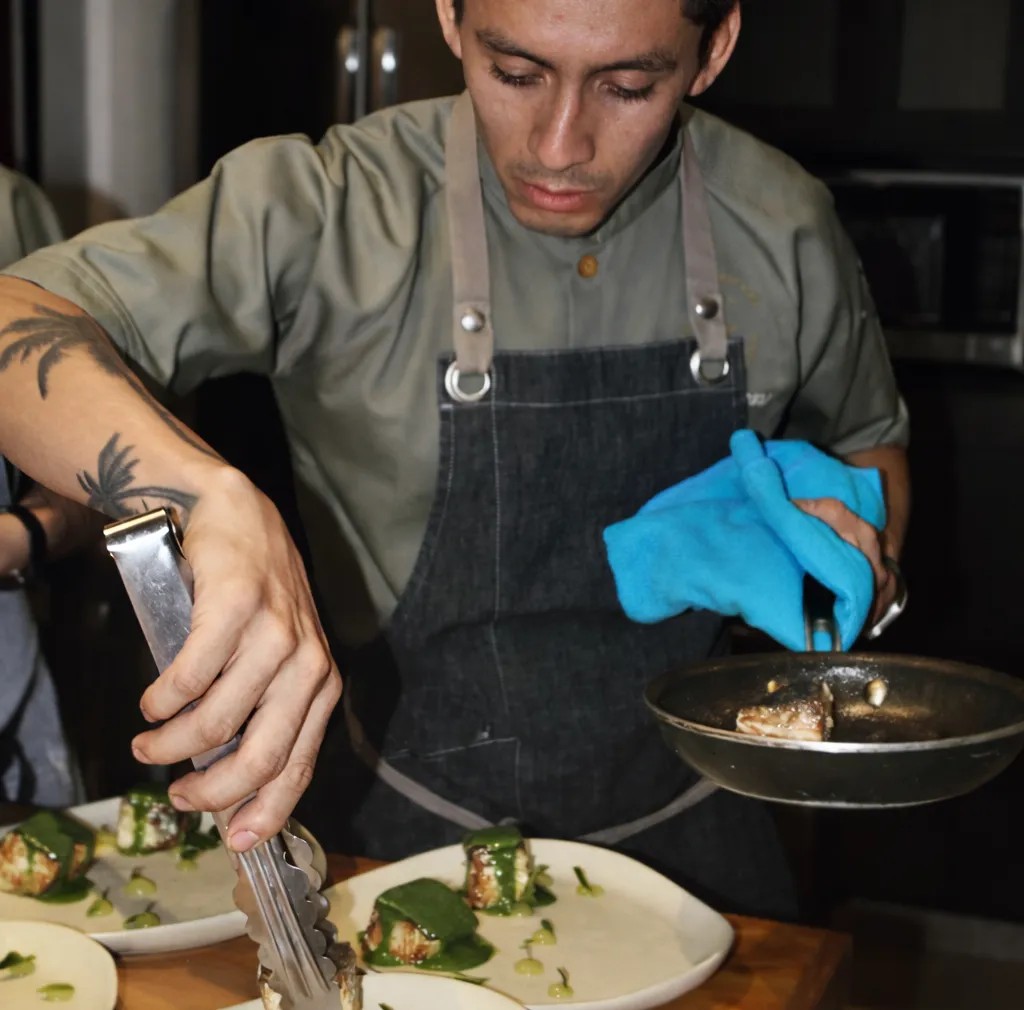 Image alt description