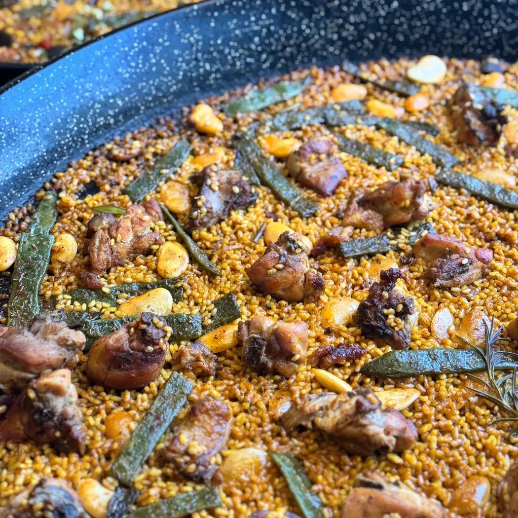 Image alt description