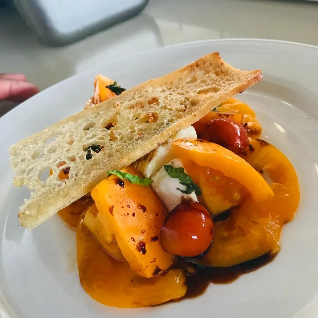 Image alt description