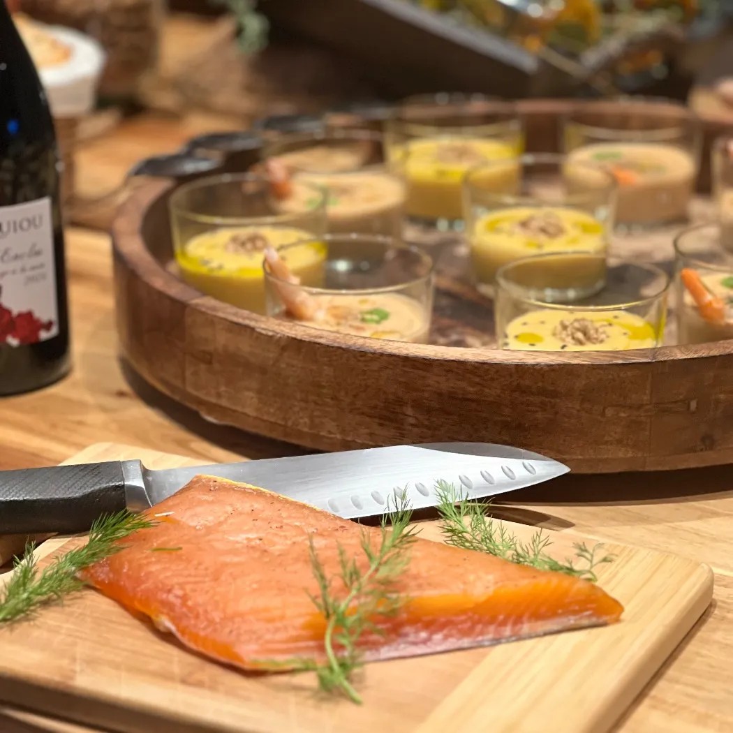 Image alt description