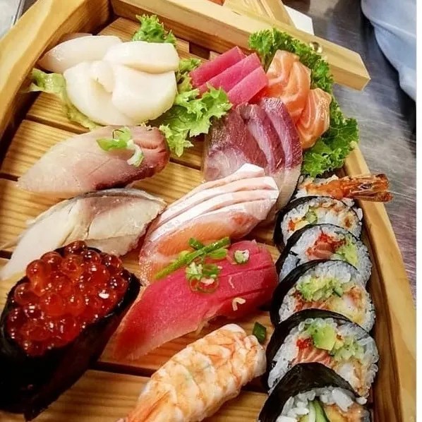 Image alt description