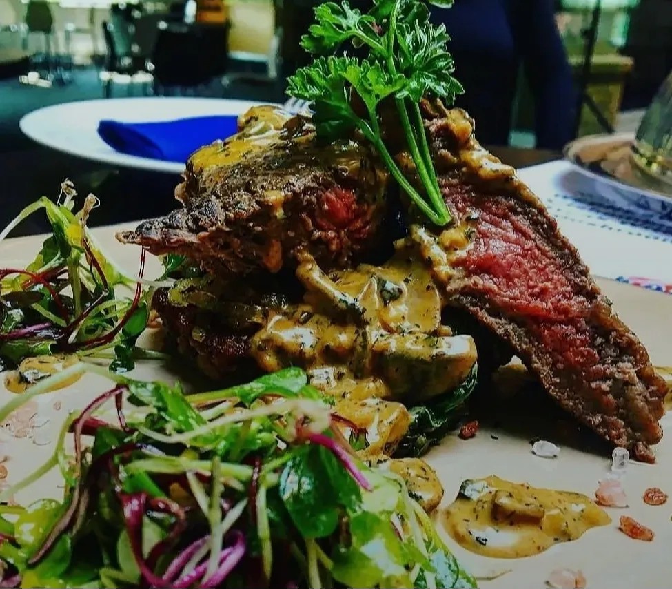 Image alt description