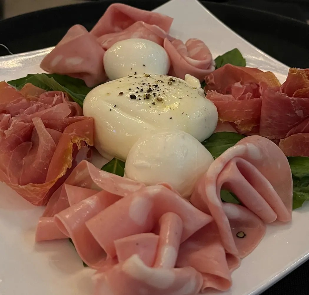 Image alt description