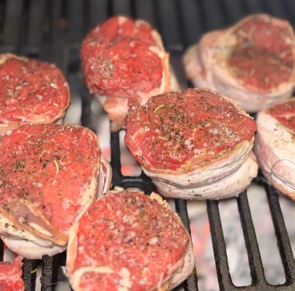 Image alt description