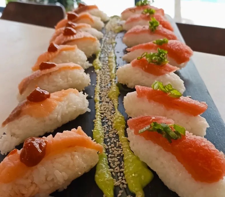 Image alt description