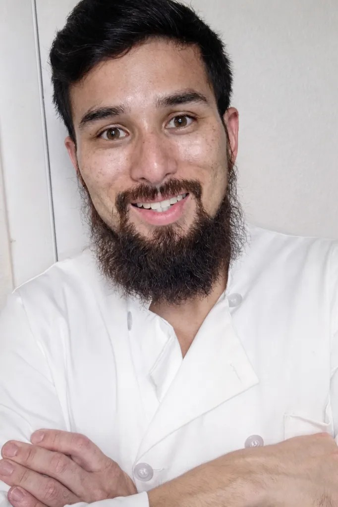 Image alt description