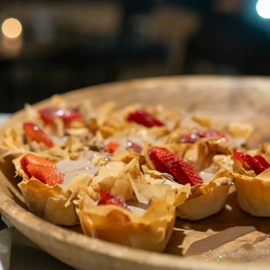 Image alt description