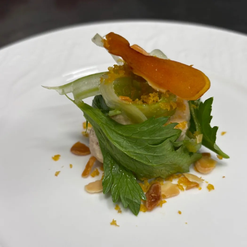 Image alt description