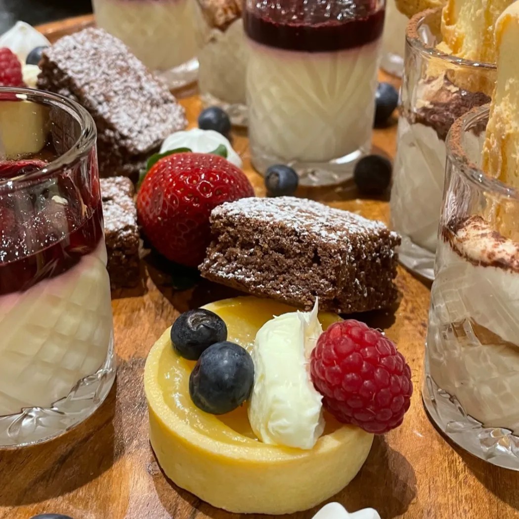 Image alt description