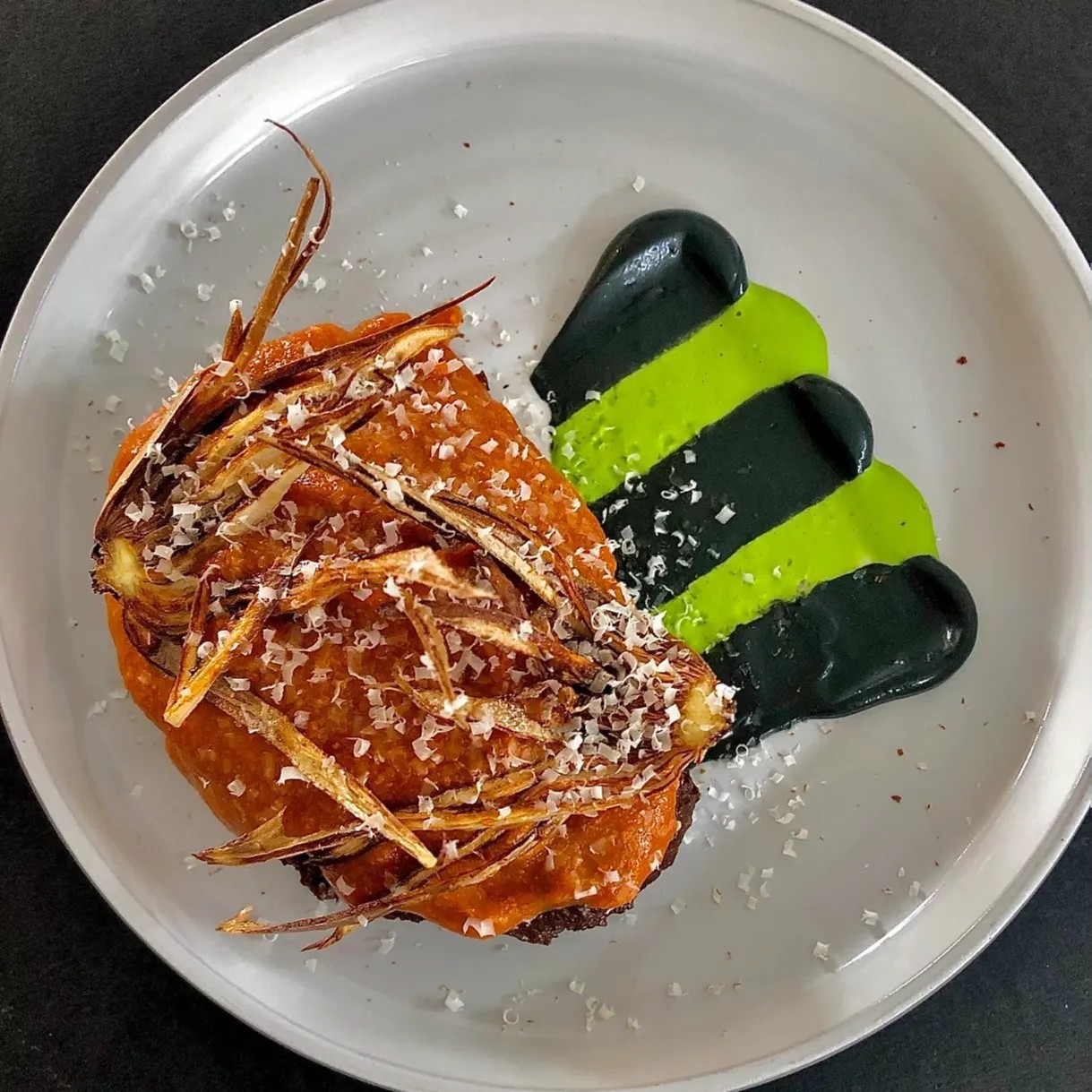 Image alt description