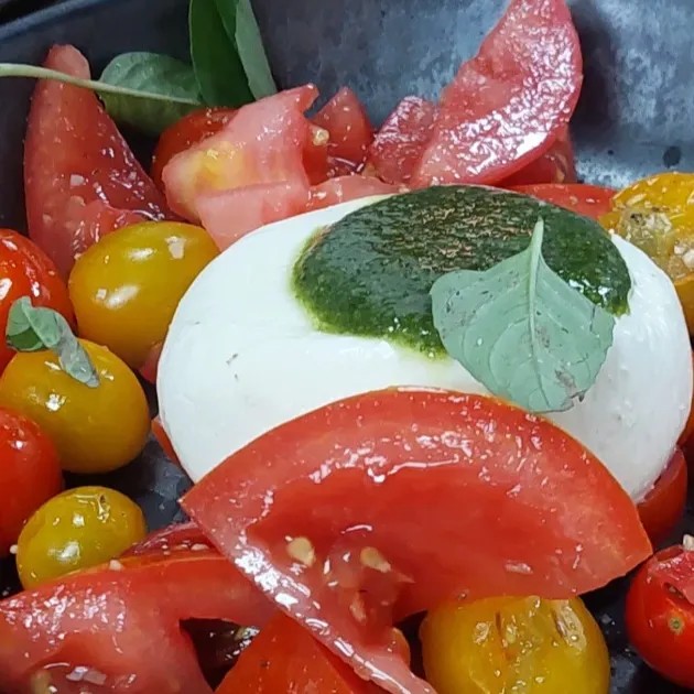 Image alt description