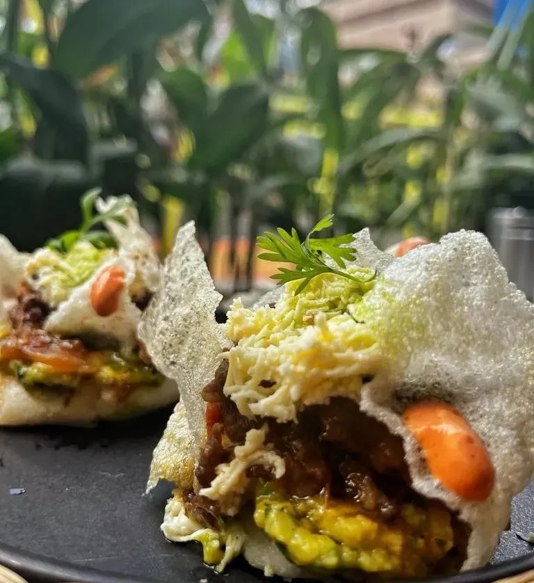 Image alt description