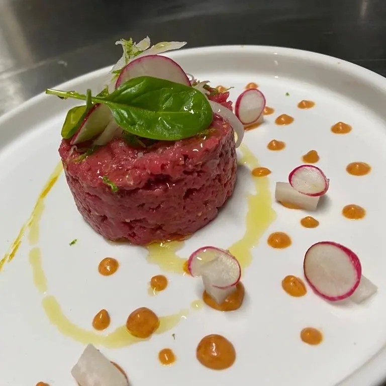 Image alt description