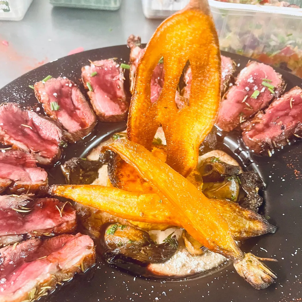 Image alt description