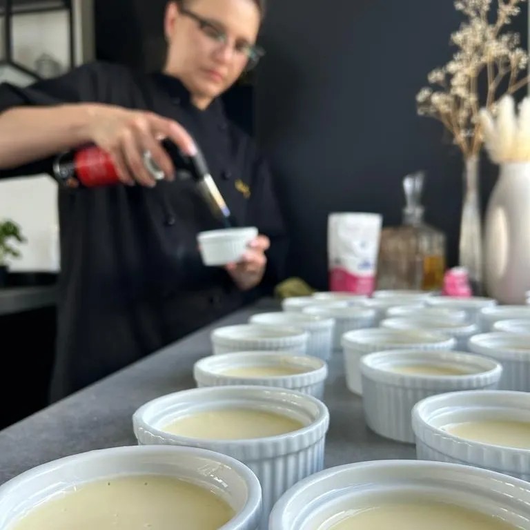 Image alt description