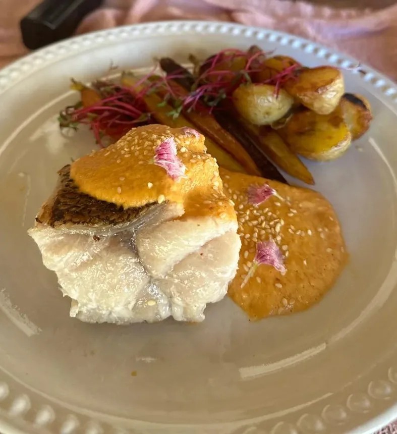 Image alt description