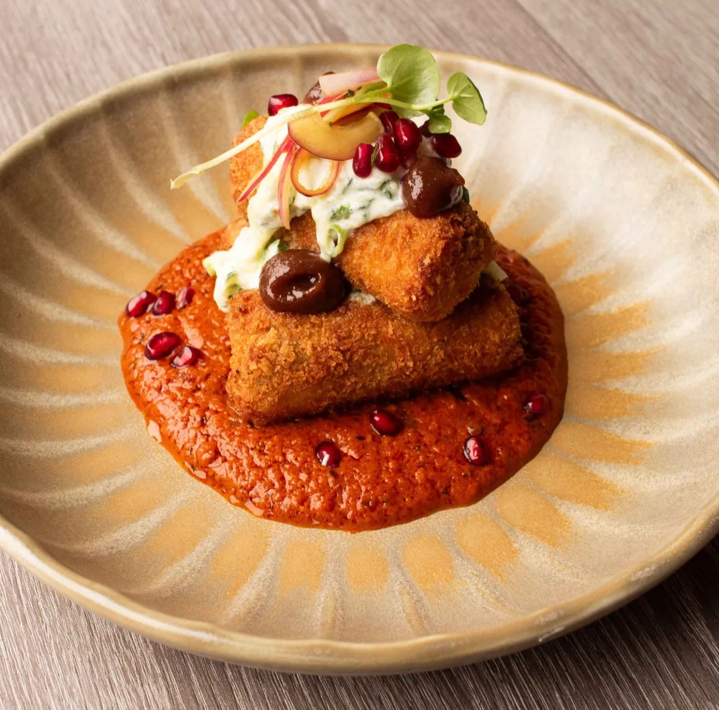 Image alt description