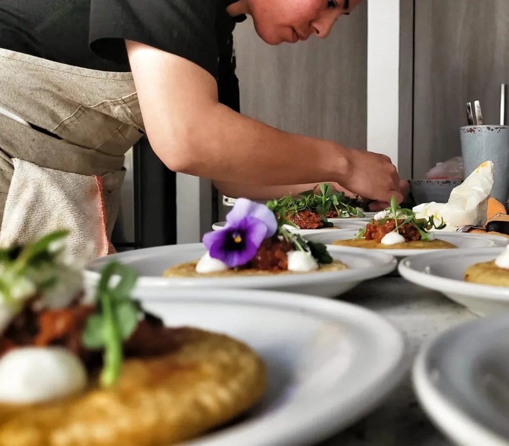 Image alt description