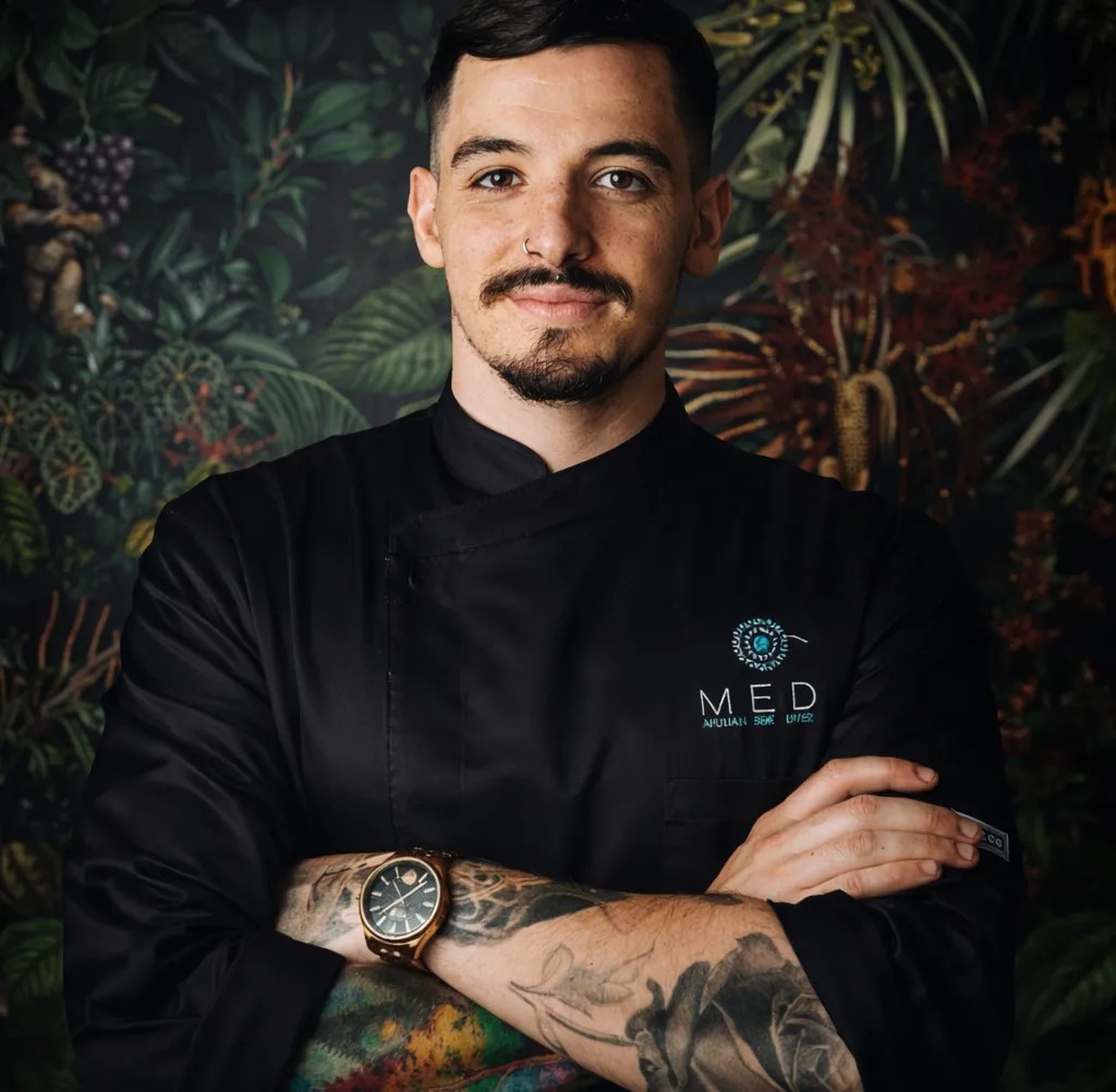 Image alt description