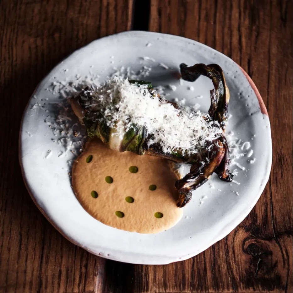 Image alt description