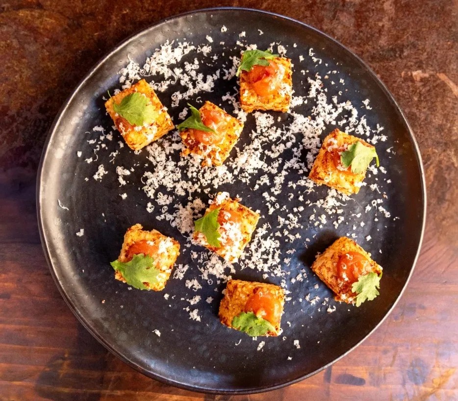 Image alt description