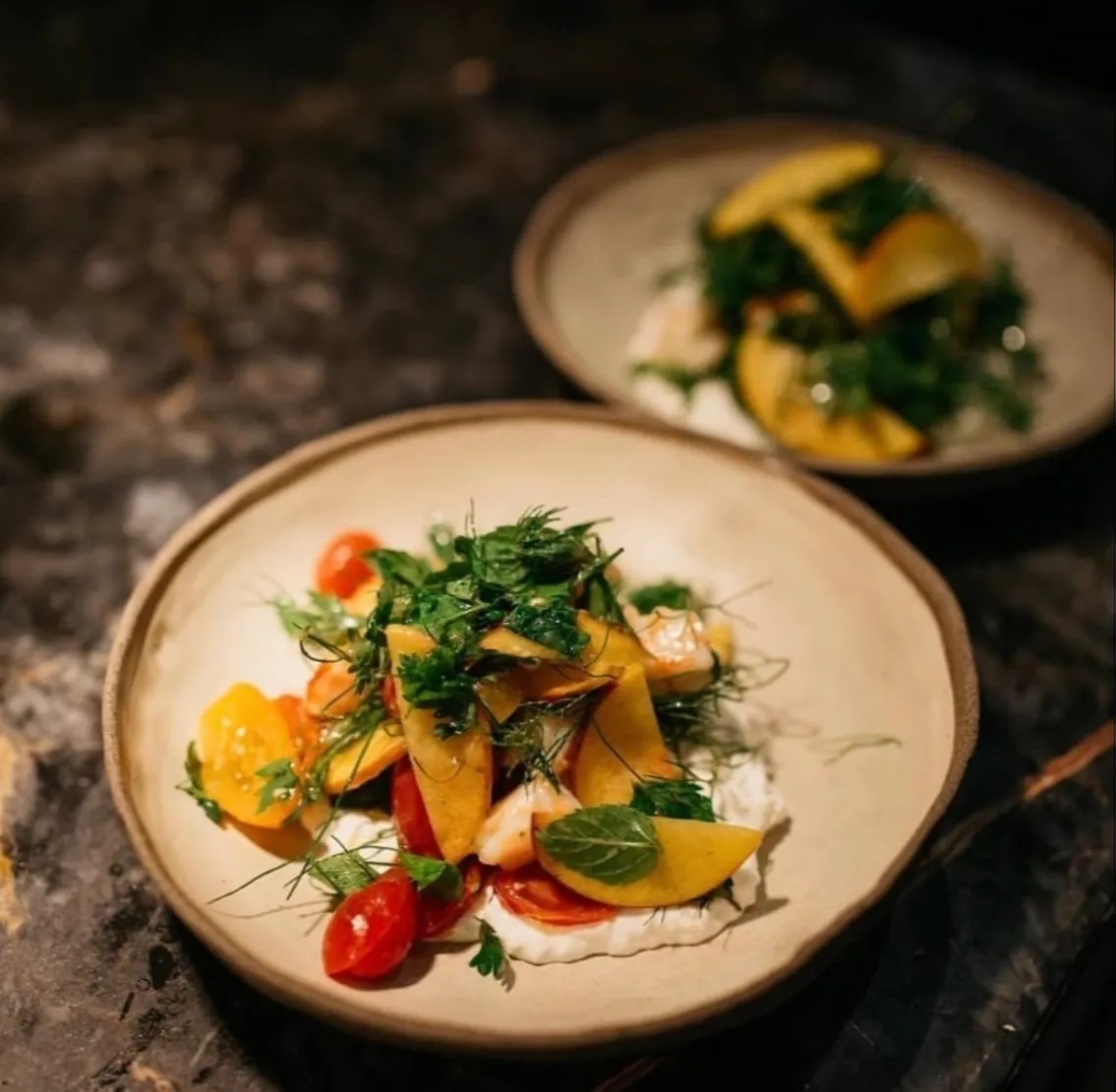 Image alt description