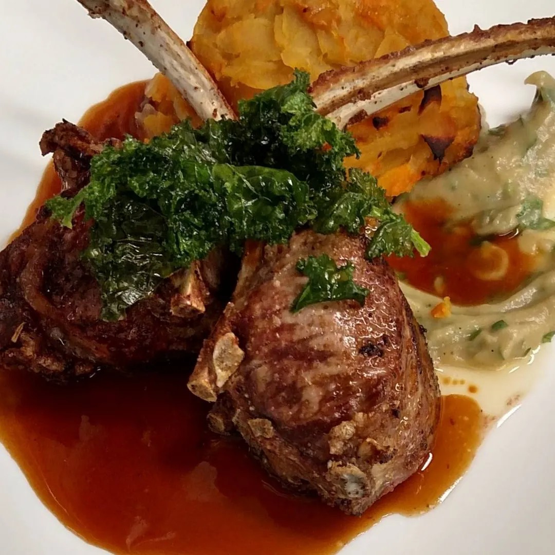 Image alt description