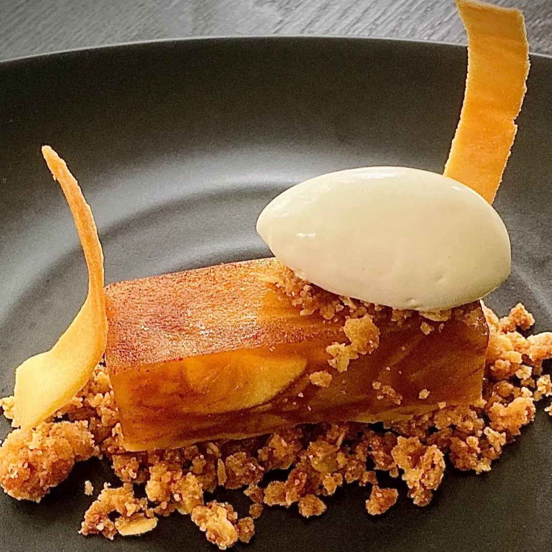 Image alt description