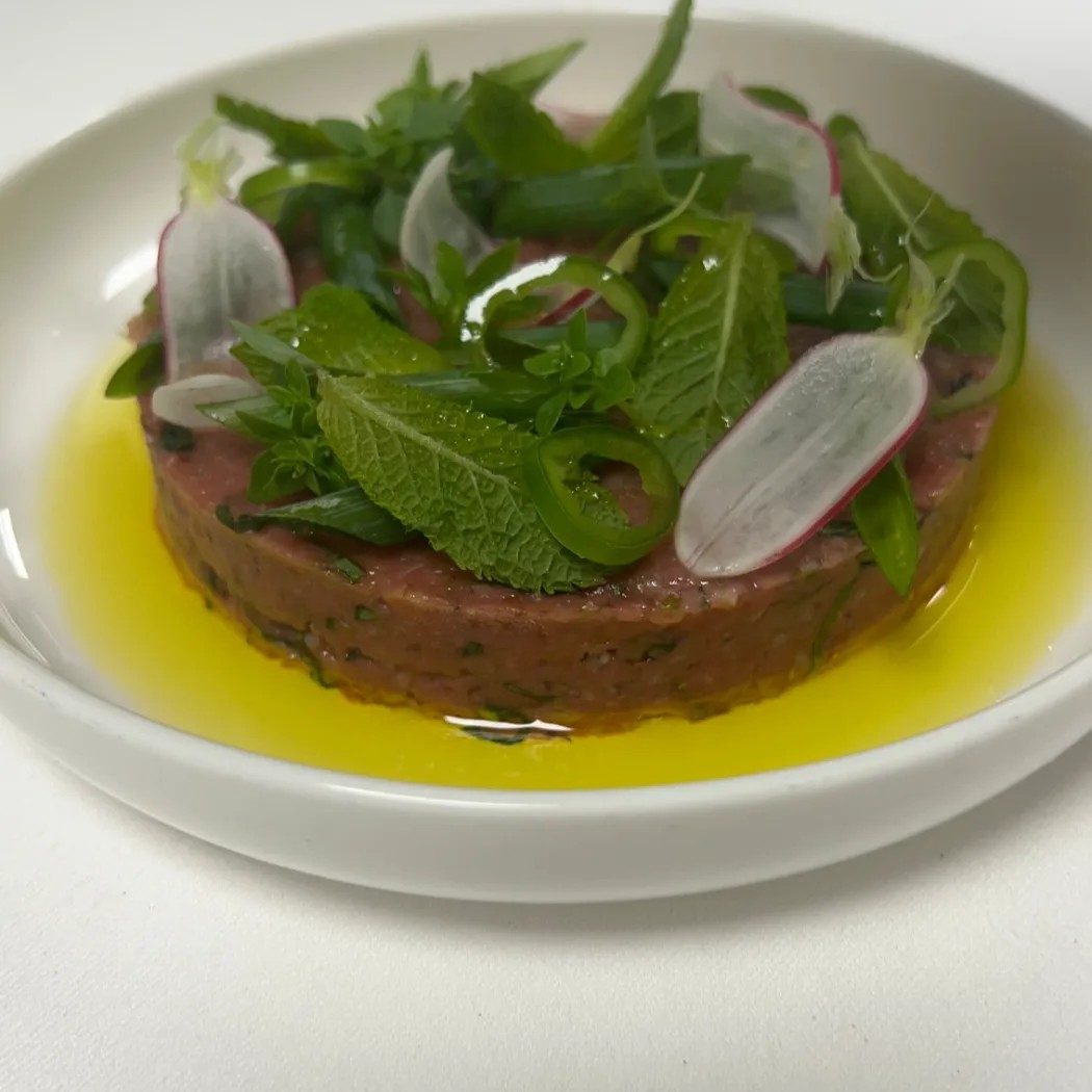 Image alt description