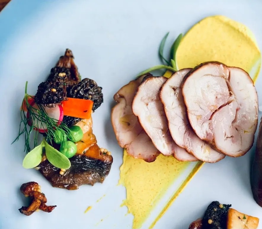 Image alt description