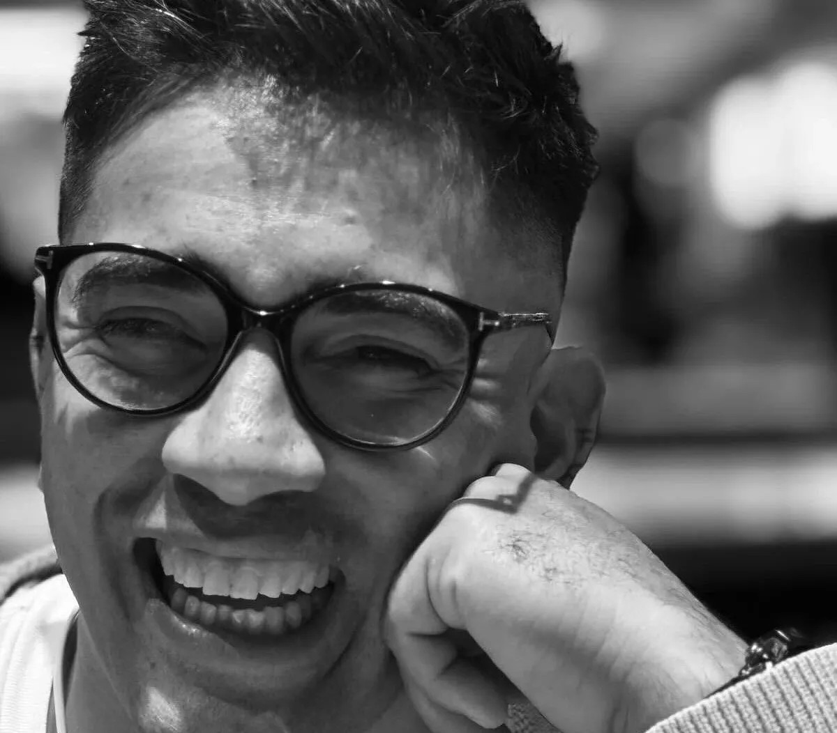 Image alt description