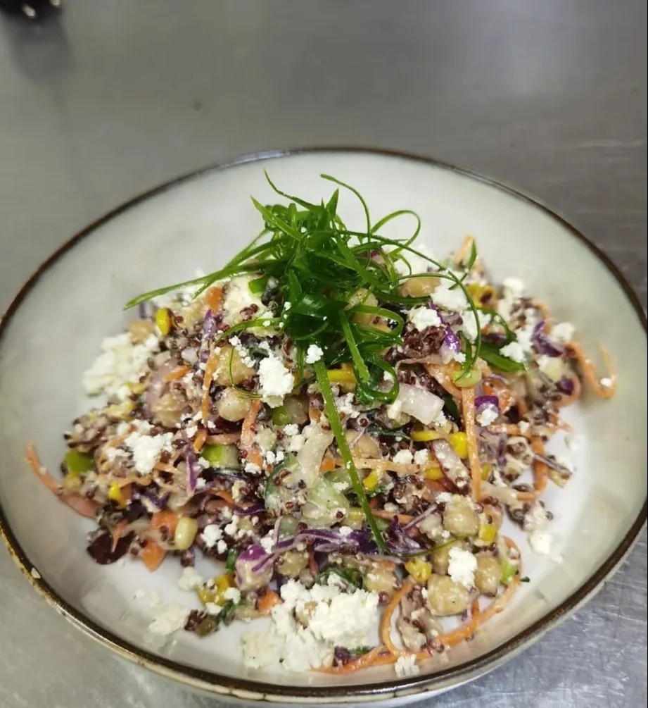 Image alt description