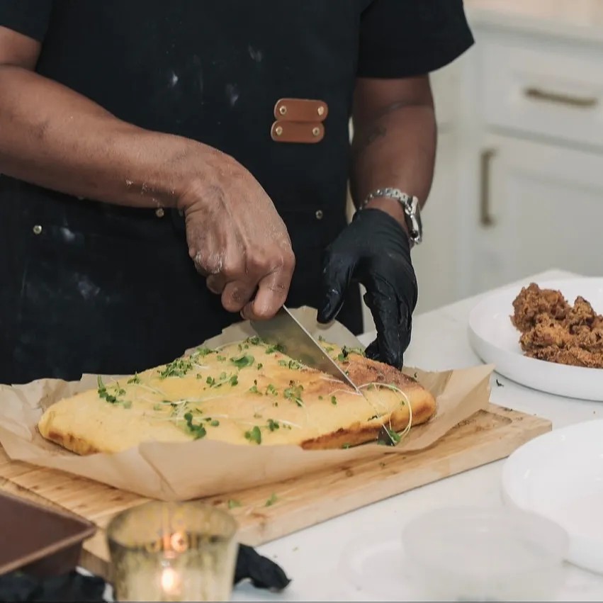 Image alt description