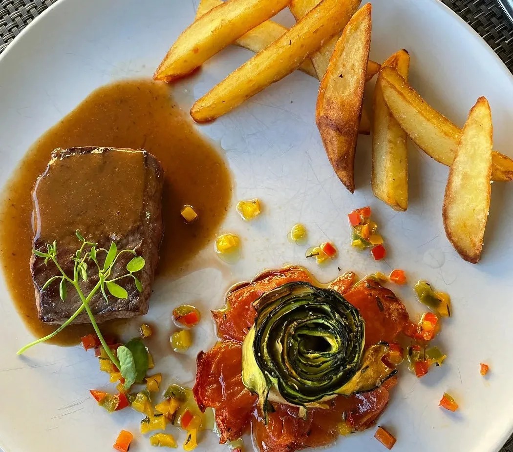 Image alt description