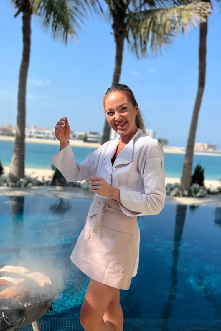 Image alt description