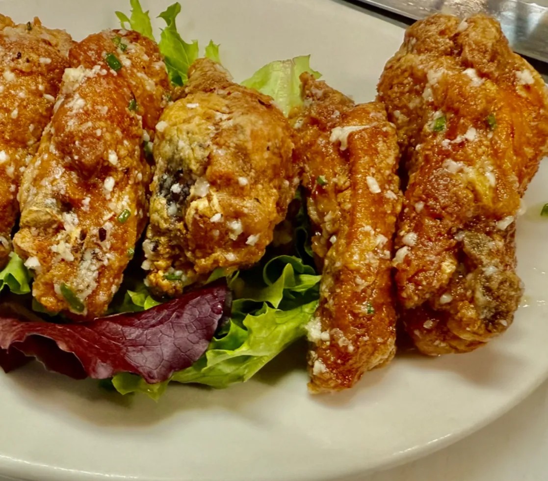 Image alt description