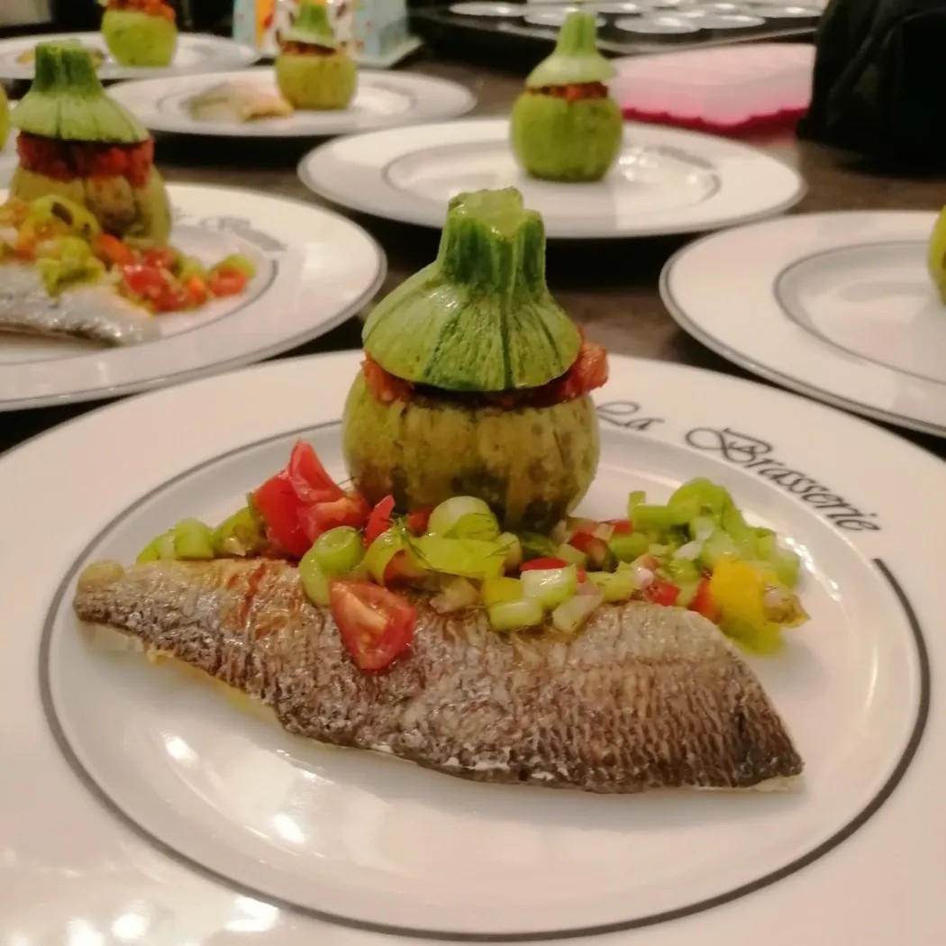 Image alt description