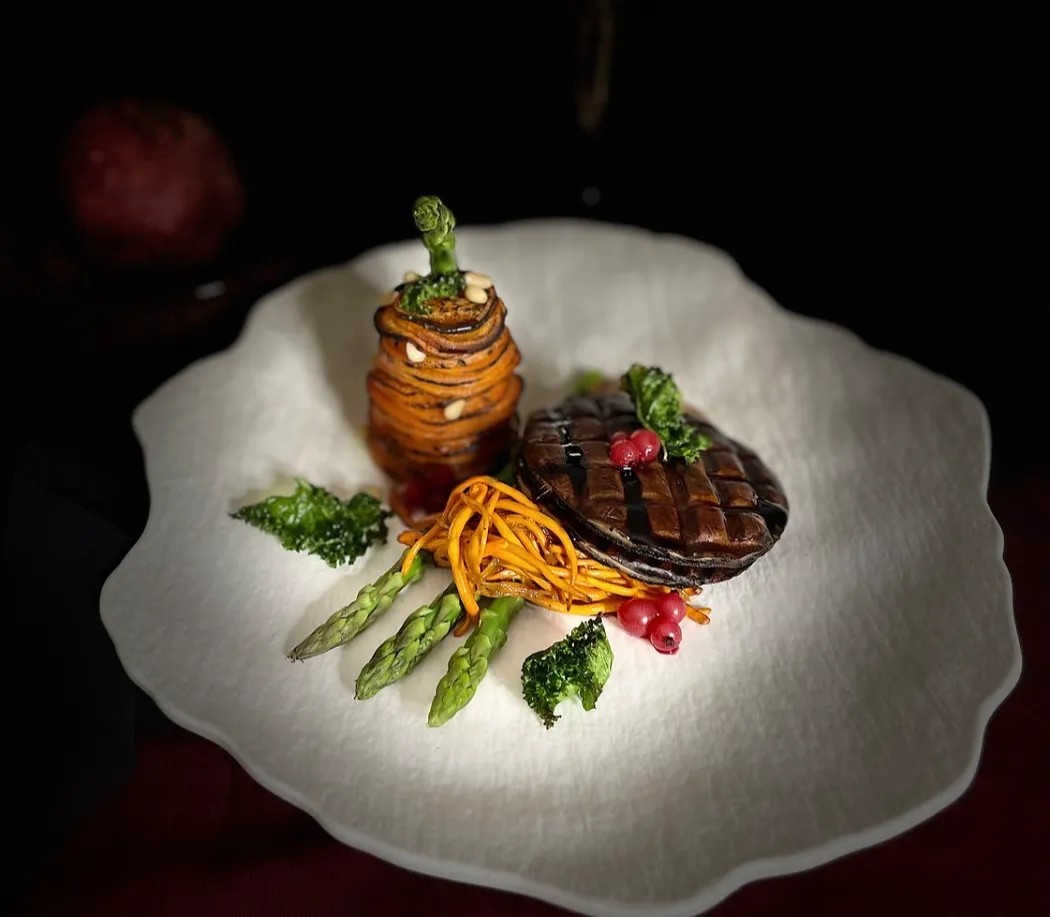 Image alt description