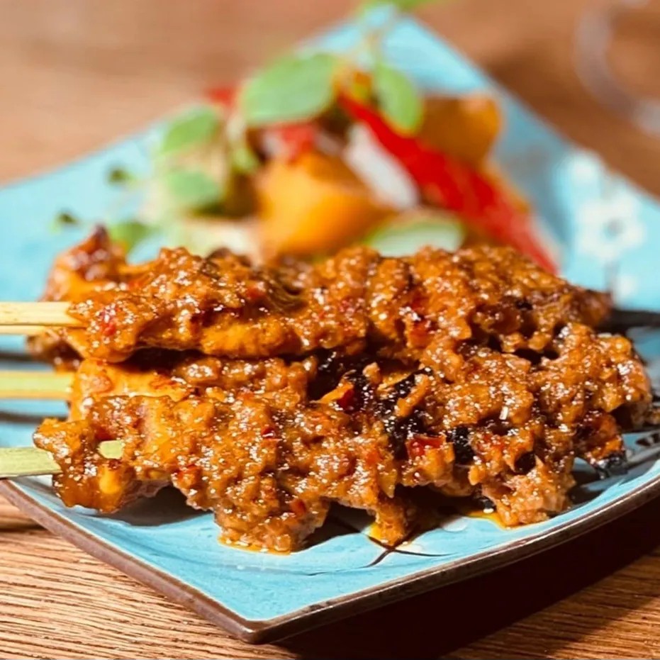 Image alt description