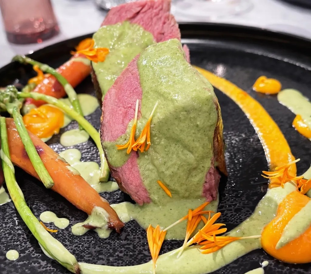 Image alt description