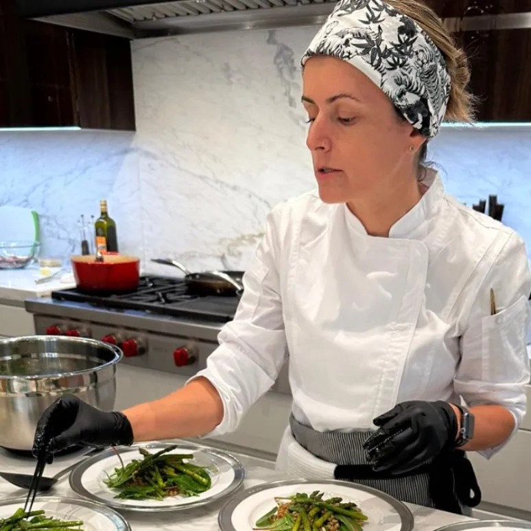 Image alt description