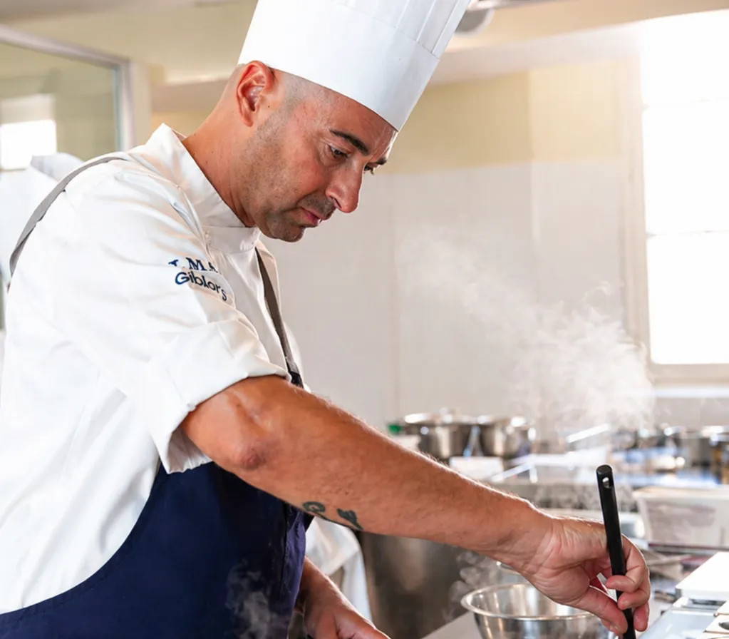 Image alt description